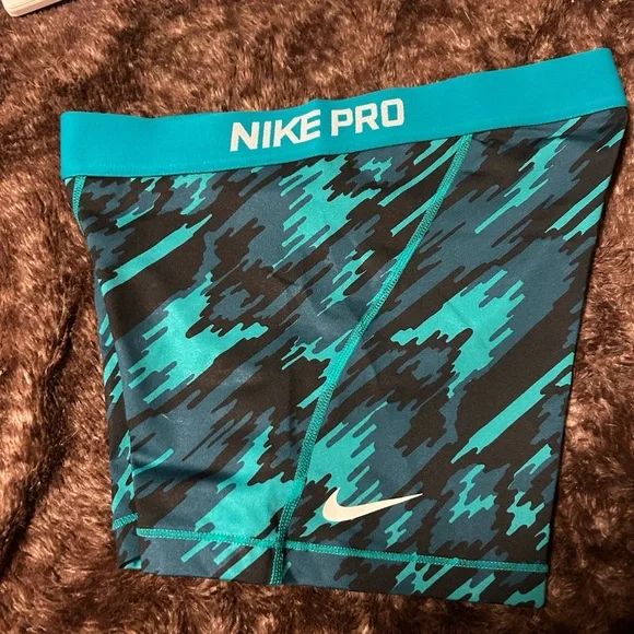 Nike Teal & Black Dri-FIT Performance Shorts - Picture 4 of 4